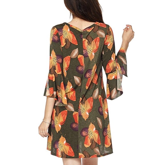 Plus Size Feather Print Bell Sleeves Tunic Dress - Picture 4 of 5